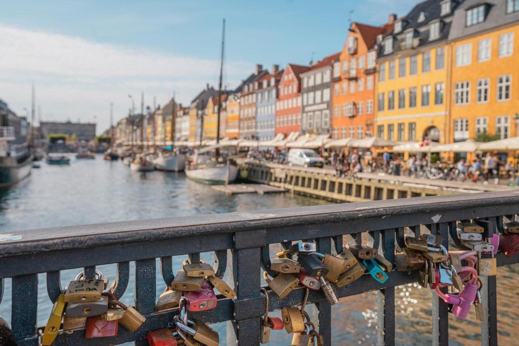 Central Copenhagen Apt With Balcony, Free Parking W Elevator 외부 사진